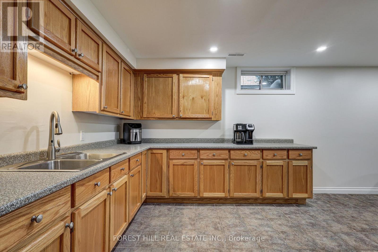 14 Cobblestone Road, London East, Ontario  N5Y 5M6 - Photo 40 - X12710312