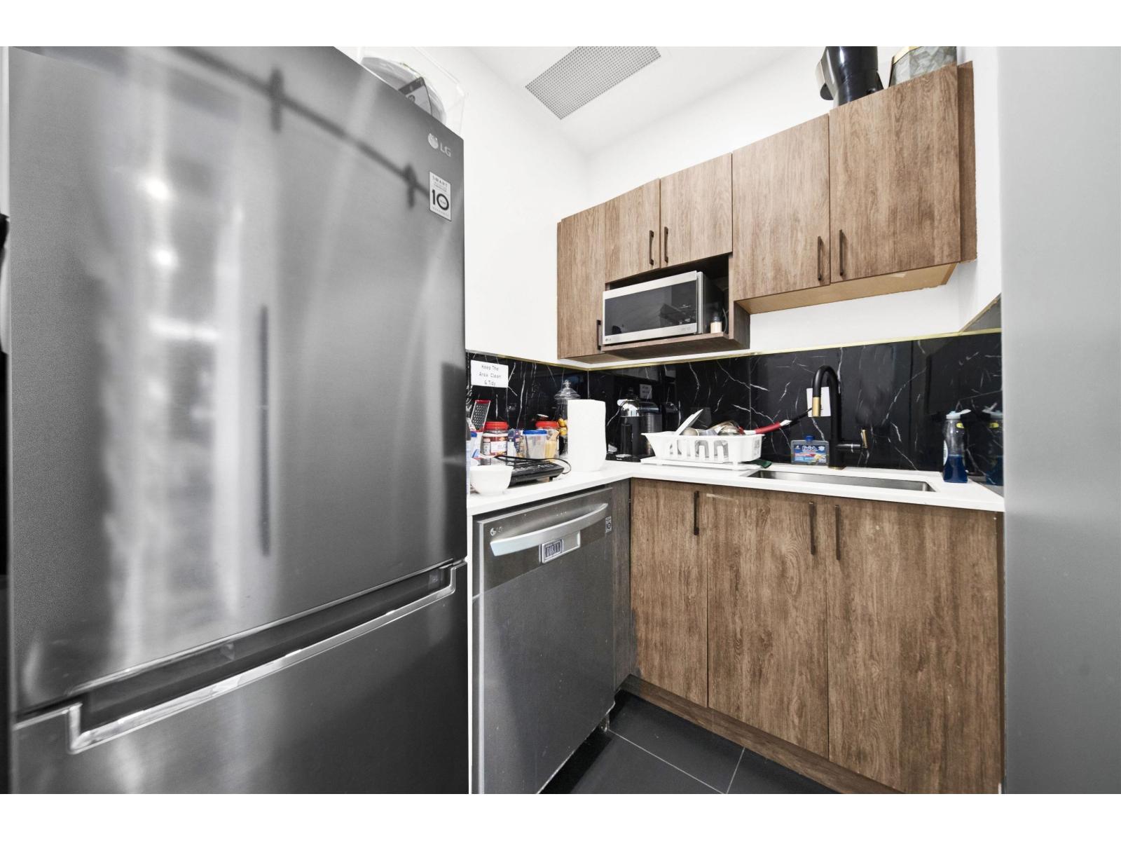 402 8318 120 Street, Surrey, British Columbia  V3W 3N4 - Photo 4 - C8078487