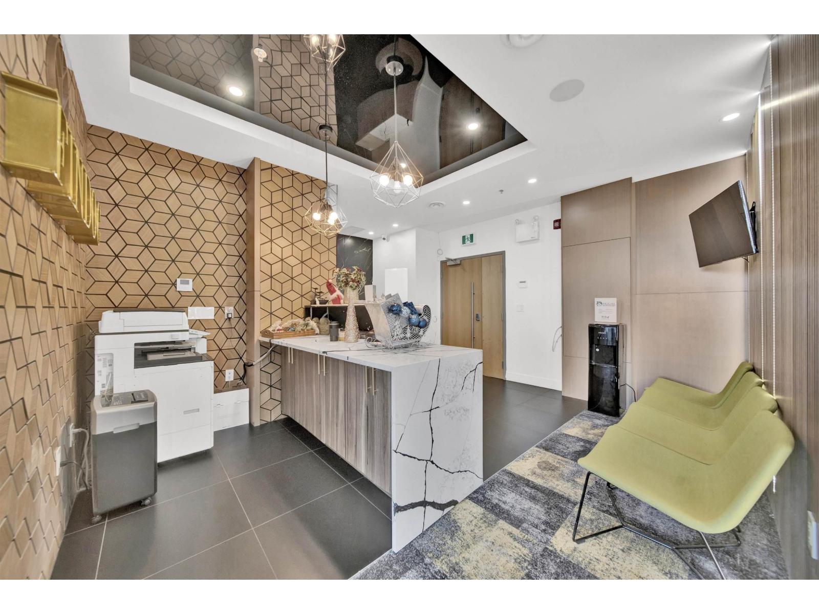 402 8318 120 Street, Surrey, British Columbia  V3W 3N4 - Photo 3 - C8078487