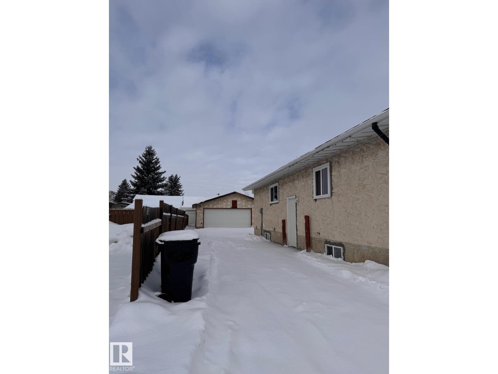 2910 132a Av NW, Edmonton, Alberta  T5A 2Z3 - Photo 2 - E4474716