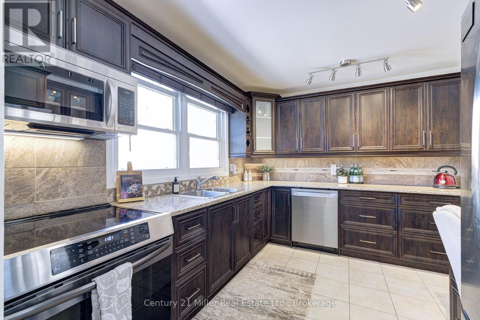 4 - 2258 UPPER MIDDLE ROAD, Burlington, Ontario