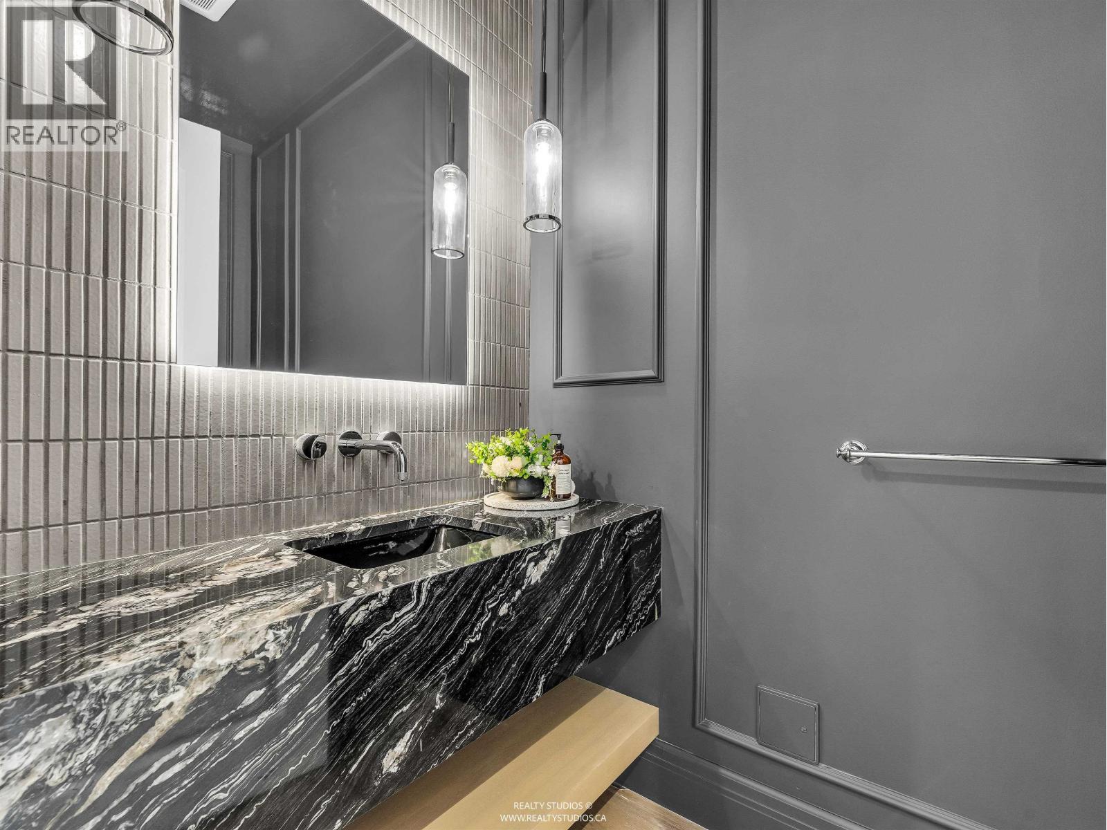 2050 SW Marine Drive, Vancouver, British Columbia  V6P 6B5 - Photo 34 - R3117195