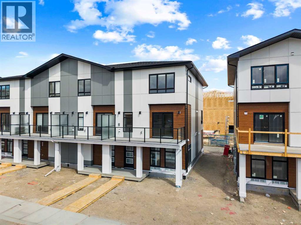 848 83 Street Sw, Calgary, Alberta  T3H 6M8 - Photo 2 - A2304737