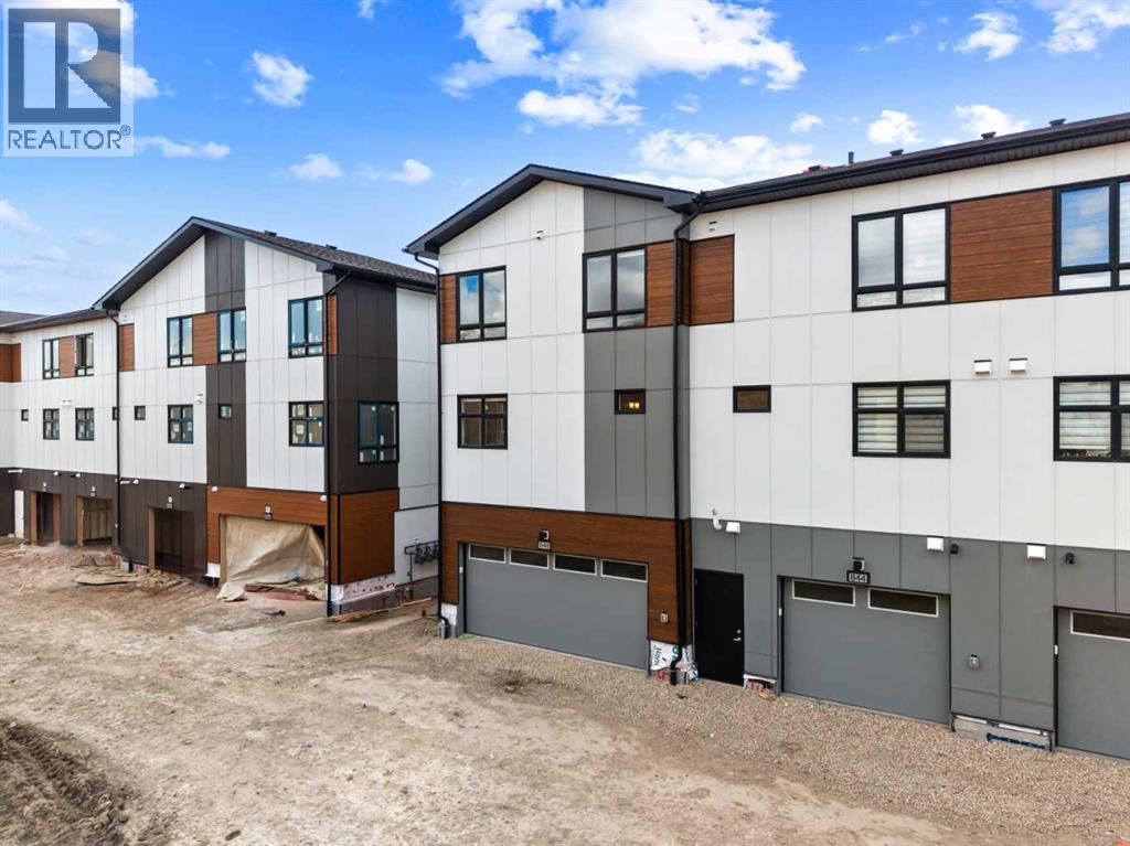 848 83 Street Sw, Calgary, Alberta  T3H 6M8 - Photo 47 - A2304737