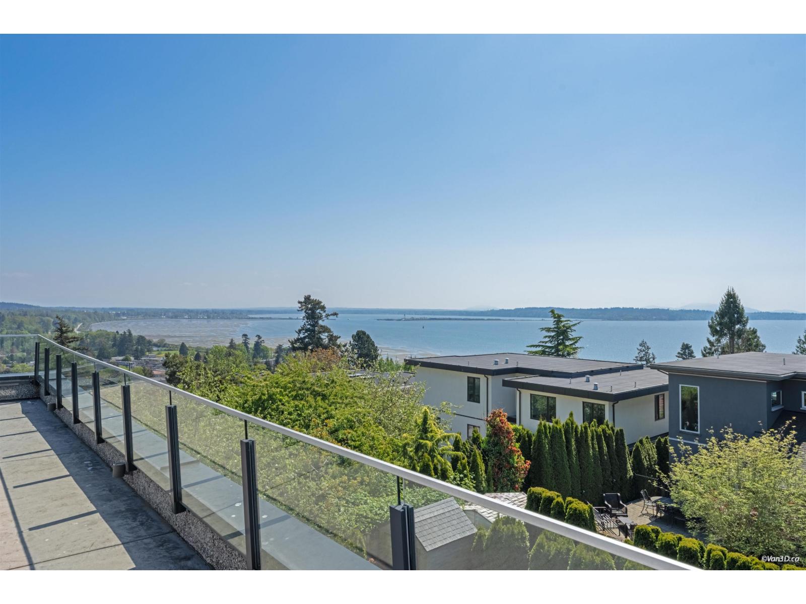 15482 Pacific Avenue, White Rock, British Columbia  V4B 1R7 - Photo 3 - R3119060