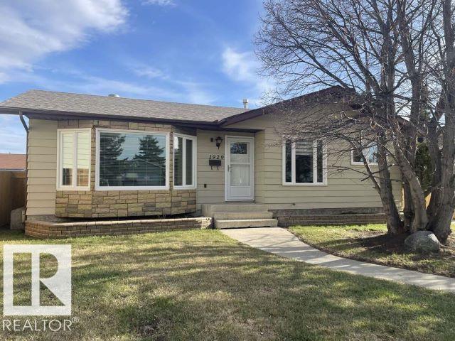 1929 65 ST NW, Edmonton, Alberta