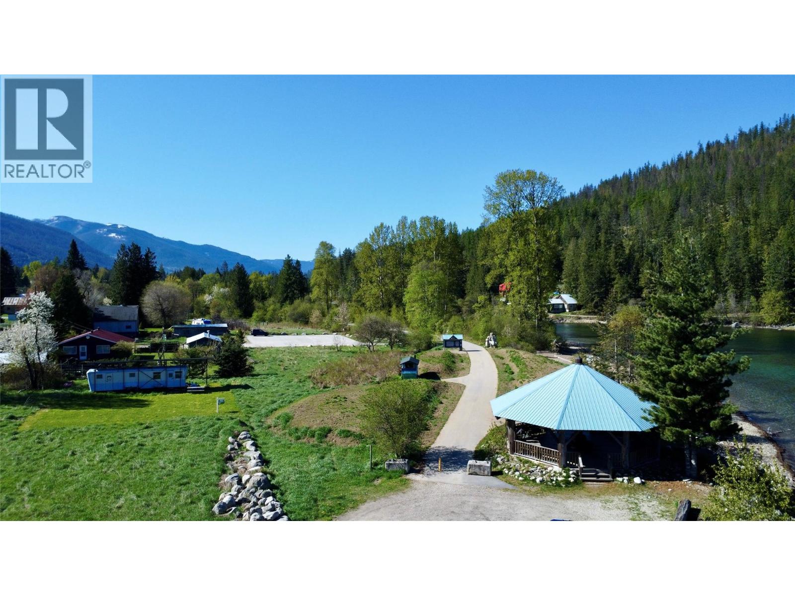 411 Main Street, Slocan, British Columbia  V0G 2C0 - Photo 4 - 10346218