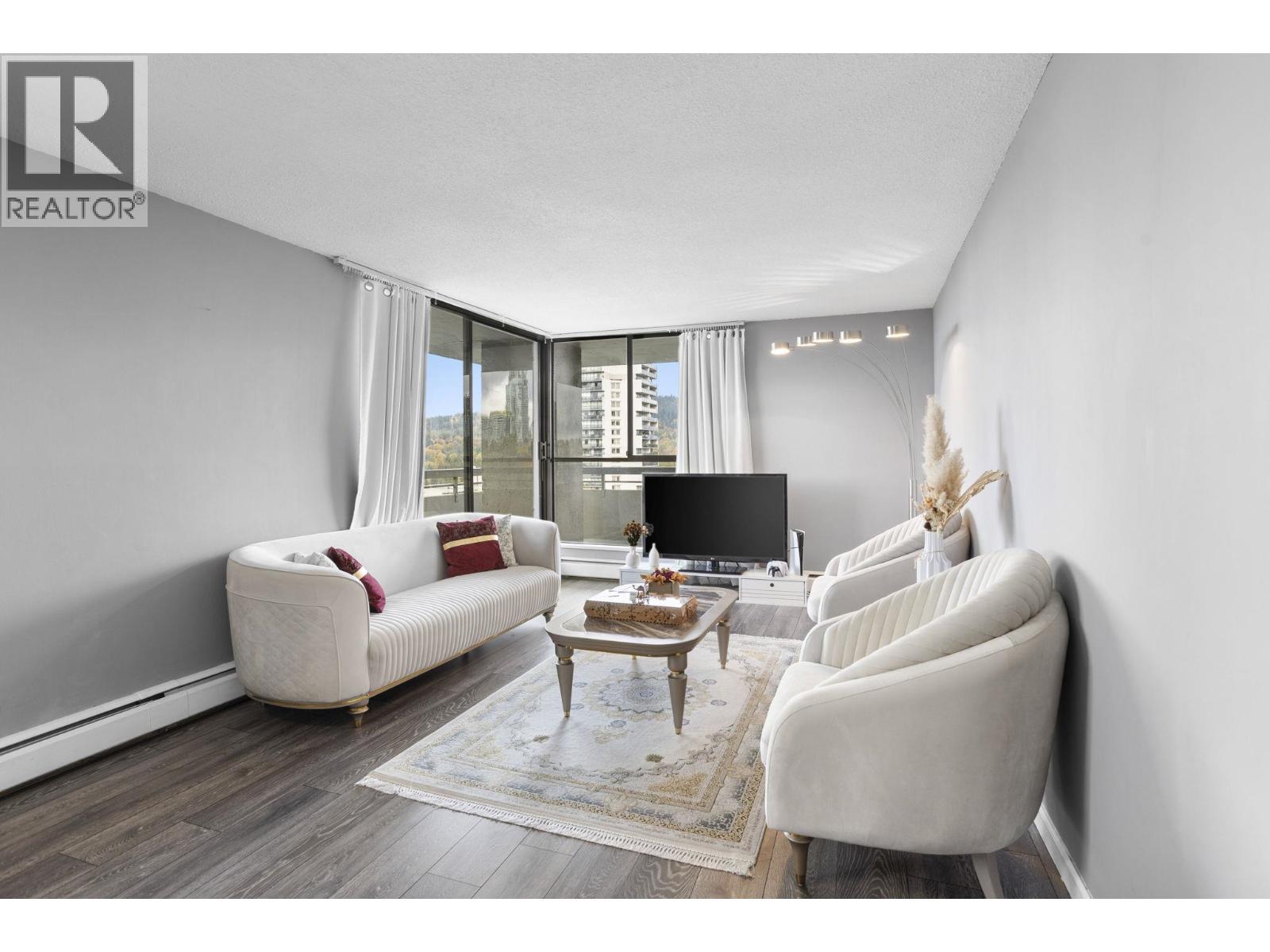 1605 3737 Bartlett Court, Burnaby, British Columbia  V3J 7E3 - Photo 4 - R3117663