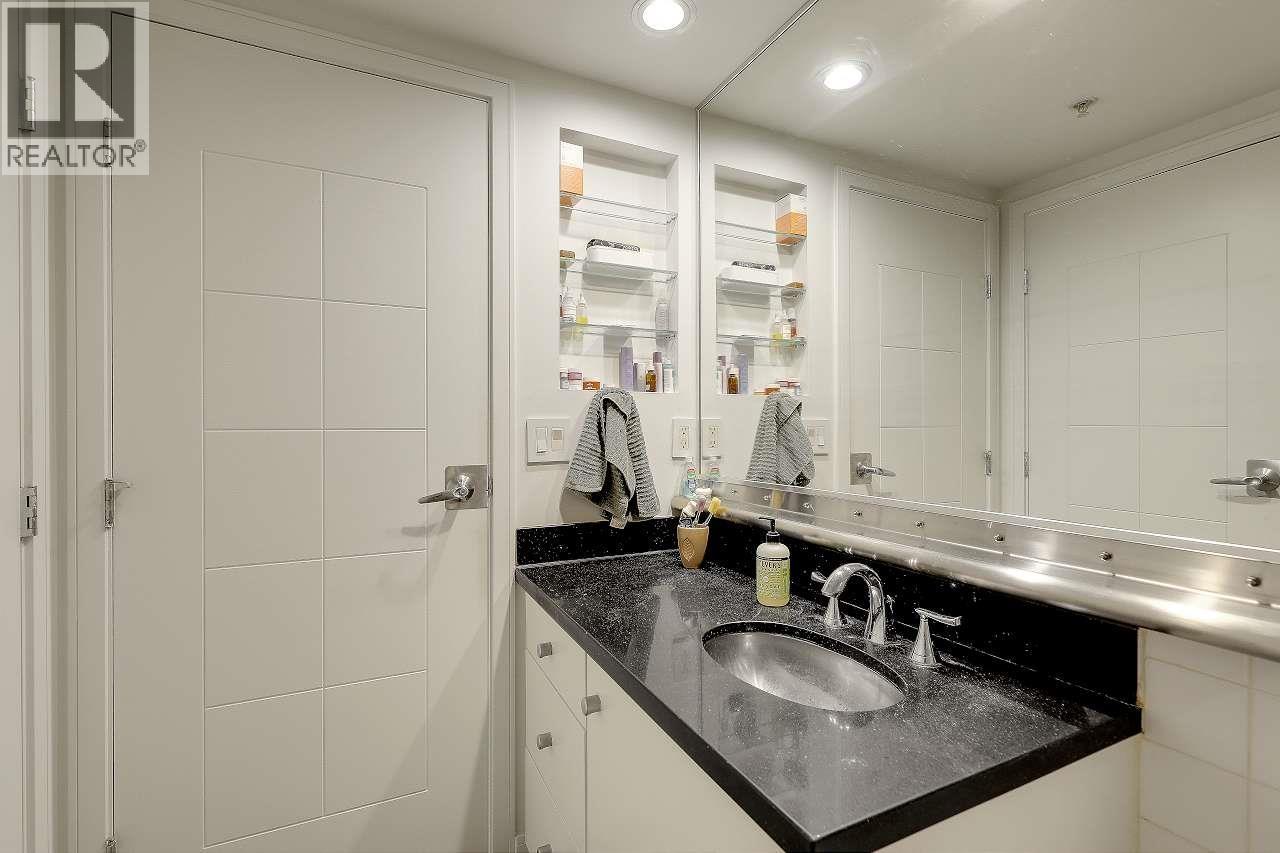 1502 1003 Burnaby Street, Vancouver, British Columbia  V6E 4R7 - Photo 17 - R3118928