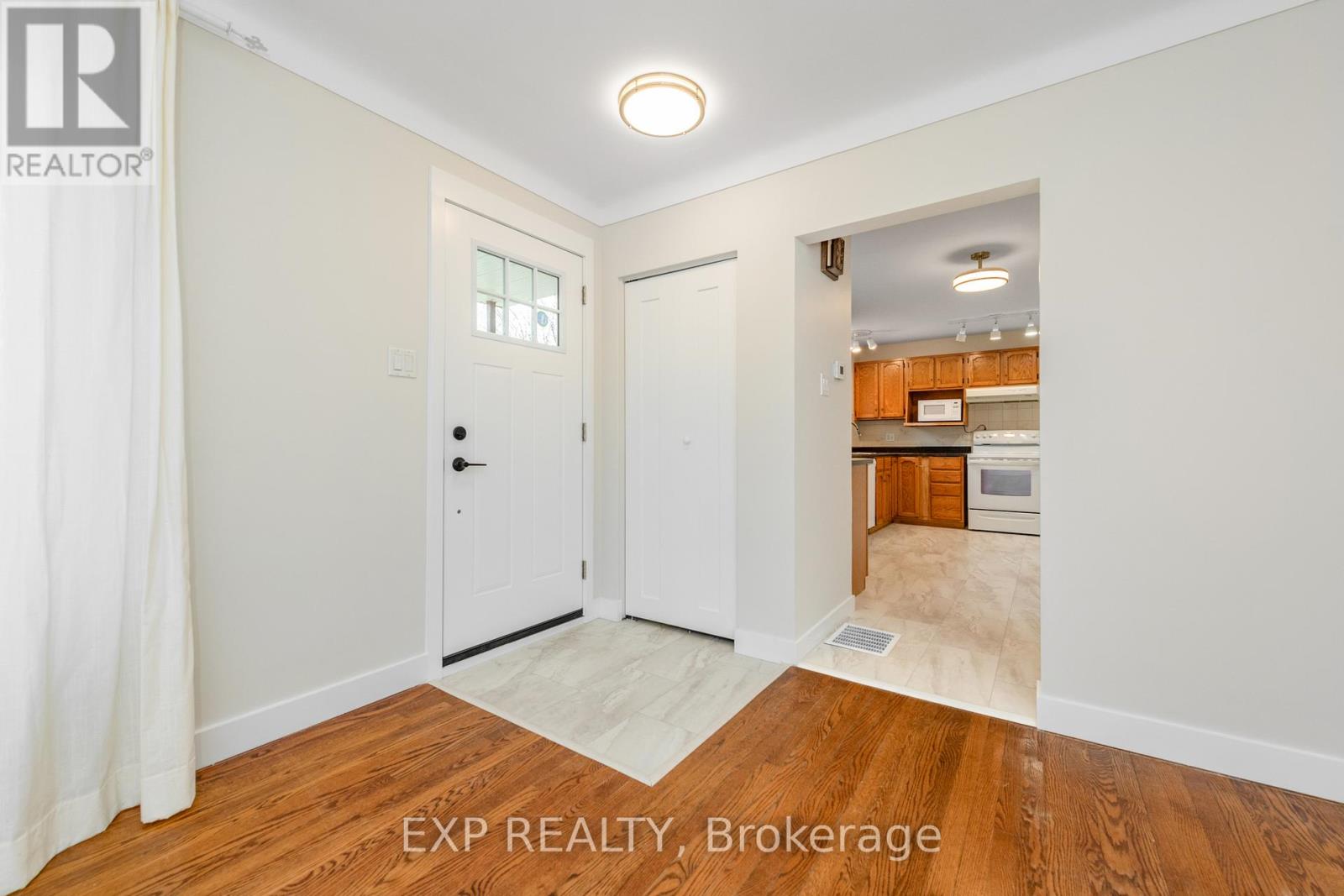 9 Kirkstall Avenue, Ottawa, Ontario  K2G 3M3 - Photo 4 - X13081134