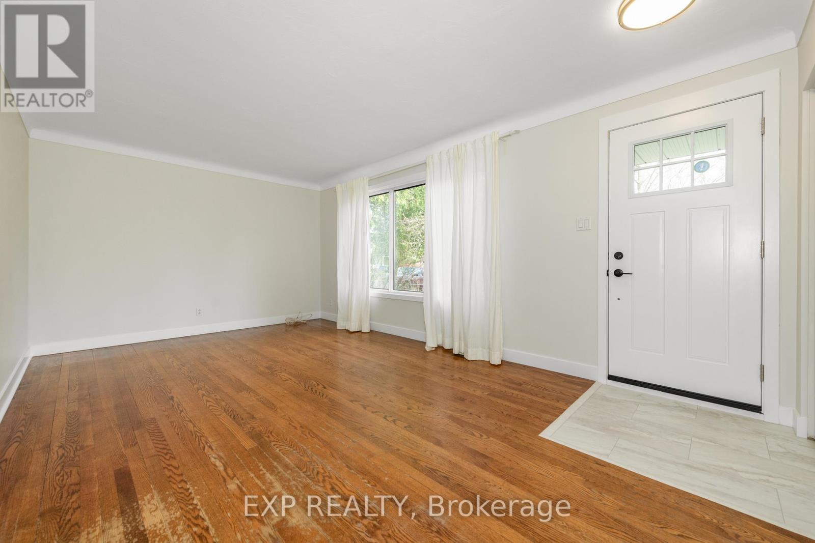 9 Kirkstall Avenue, Ottawa, Ontario  K2G 3M3 - Photo 5 - X13081134