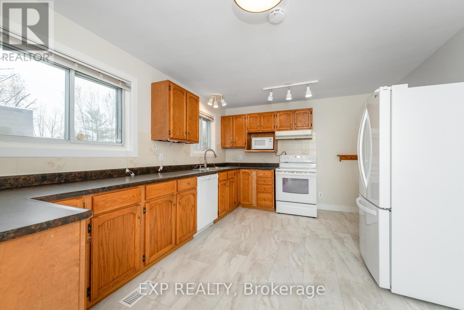 9 Kirkstall Avenue, Ottawa, Ontario  K2G 3M3 - Photo 8 - X13081134