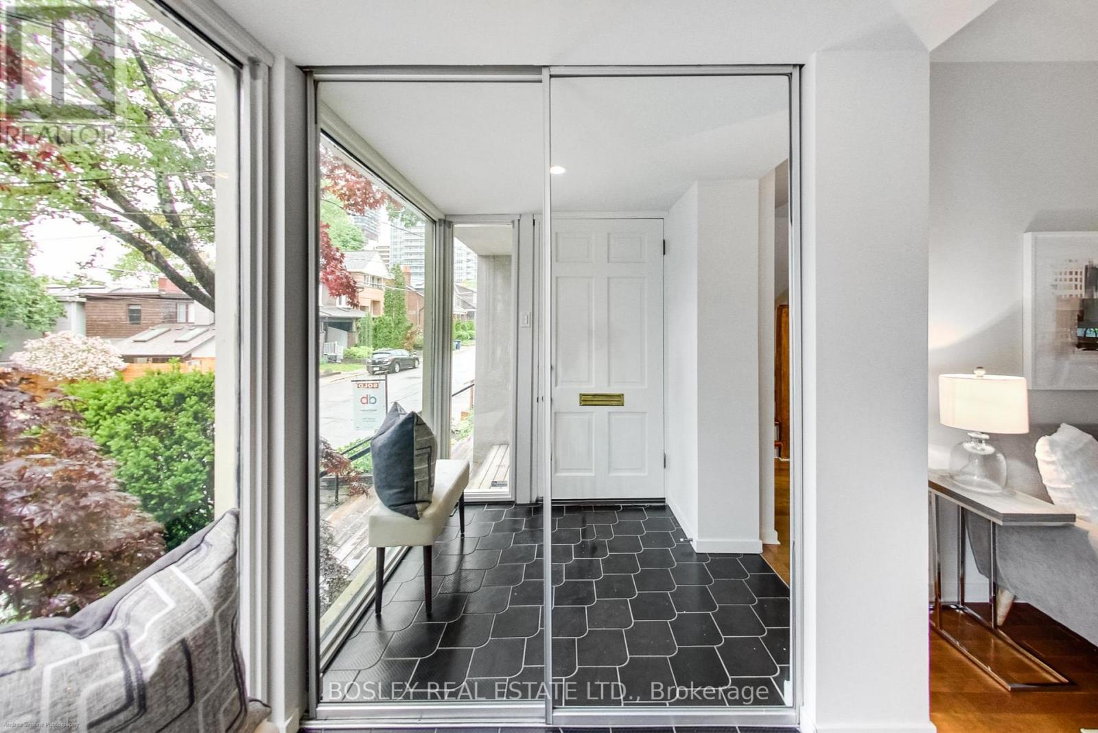 140 Helendale Avenue, Toronto, Ontario  M4R 1C7 - Photo 4 - C13081040