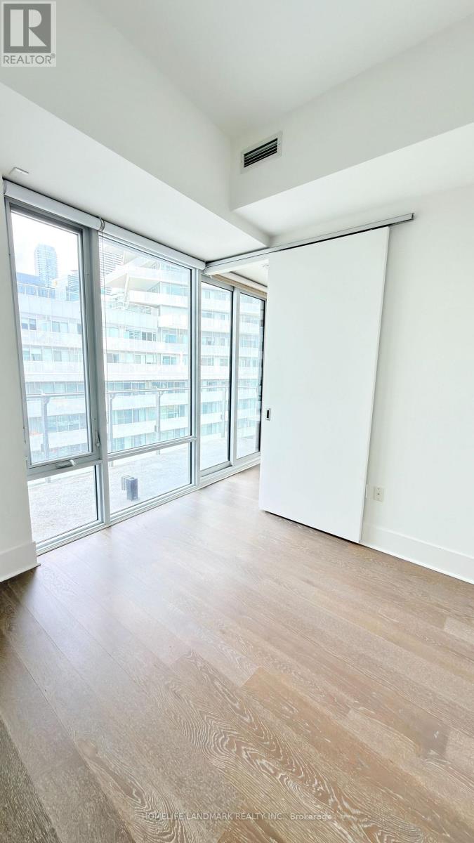 1026 - 29 Queens Quay E, Toronto, Ontario  M5E 0A4 - Photo 12 - C13081194