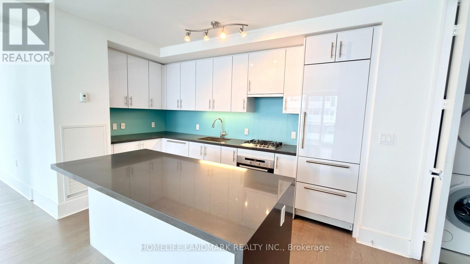 1026 - 29 Queens Quay E, Toronto, Ontario  M5E 0A4 - Photo 2 - C13081194