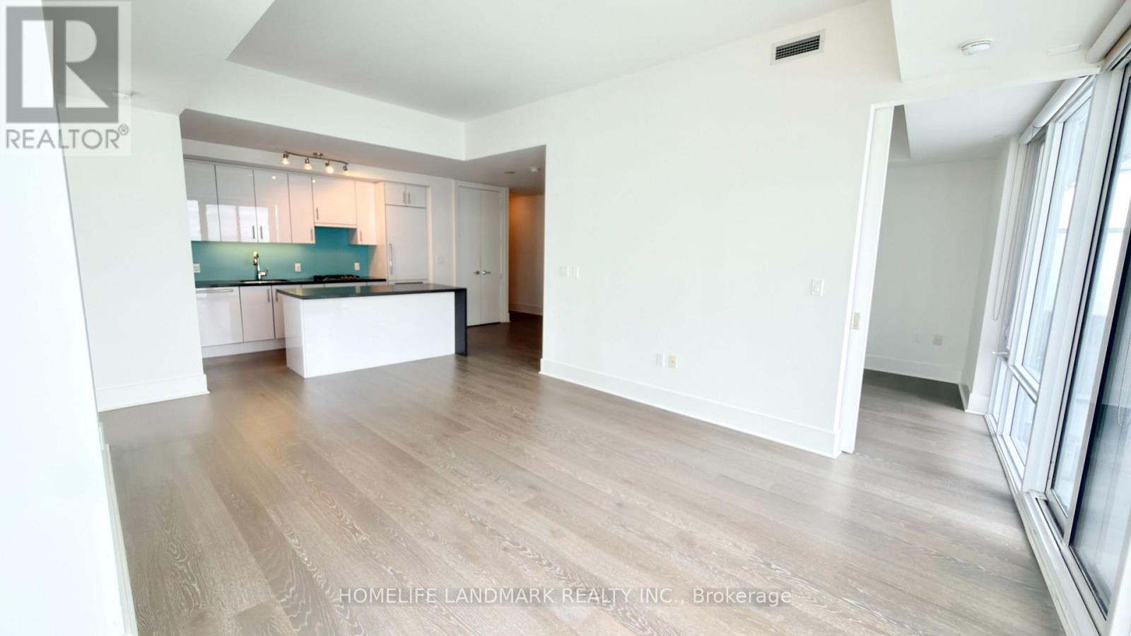 1026 - 29 Queens Quay E, Toronto, Ontario  M5E 0A4 - Photo 4 - C13081194