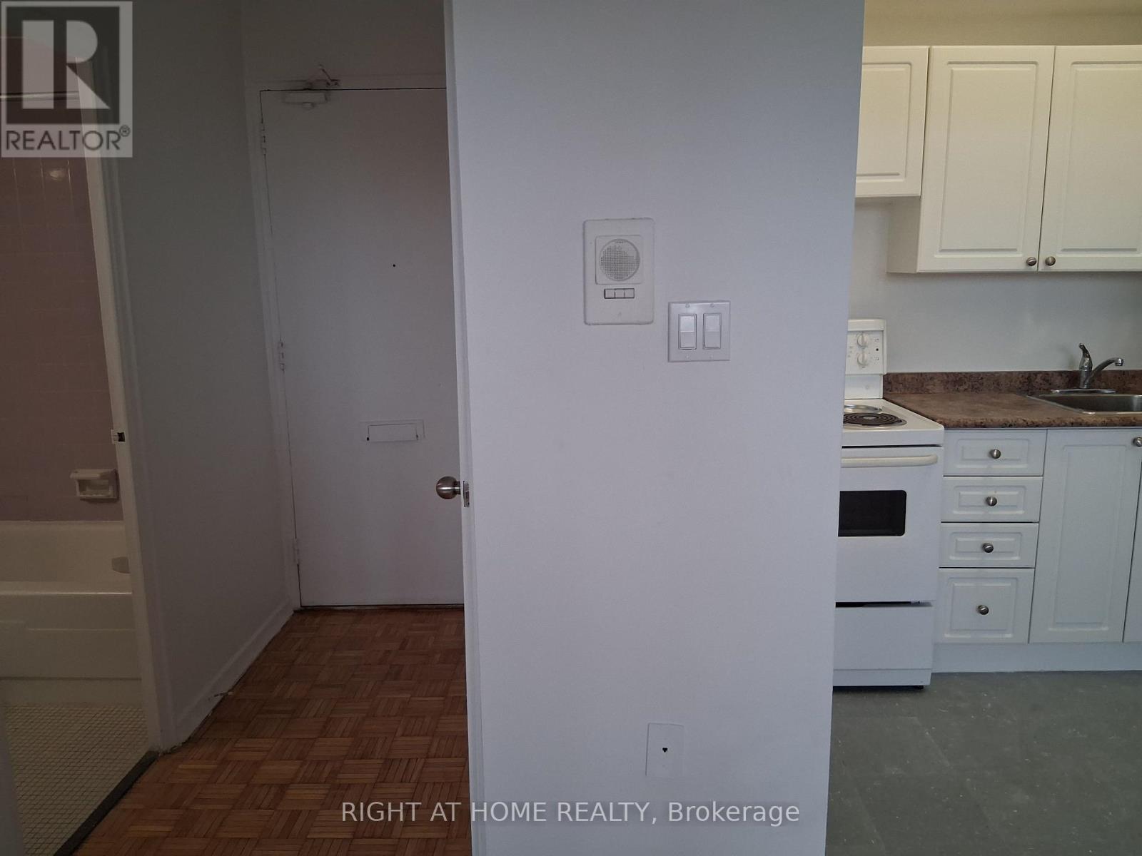 1007 - 191 St George Street, Toronto, Ontario  M5R 2M6 - Photo 10 - C13050886