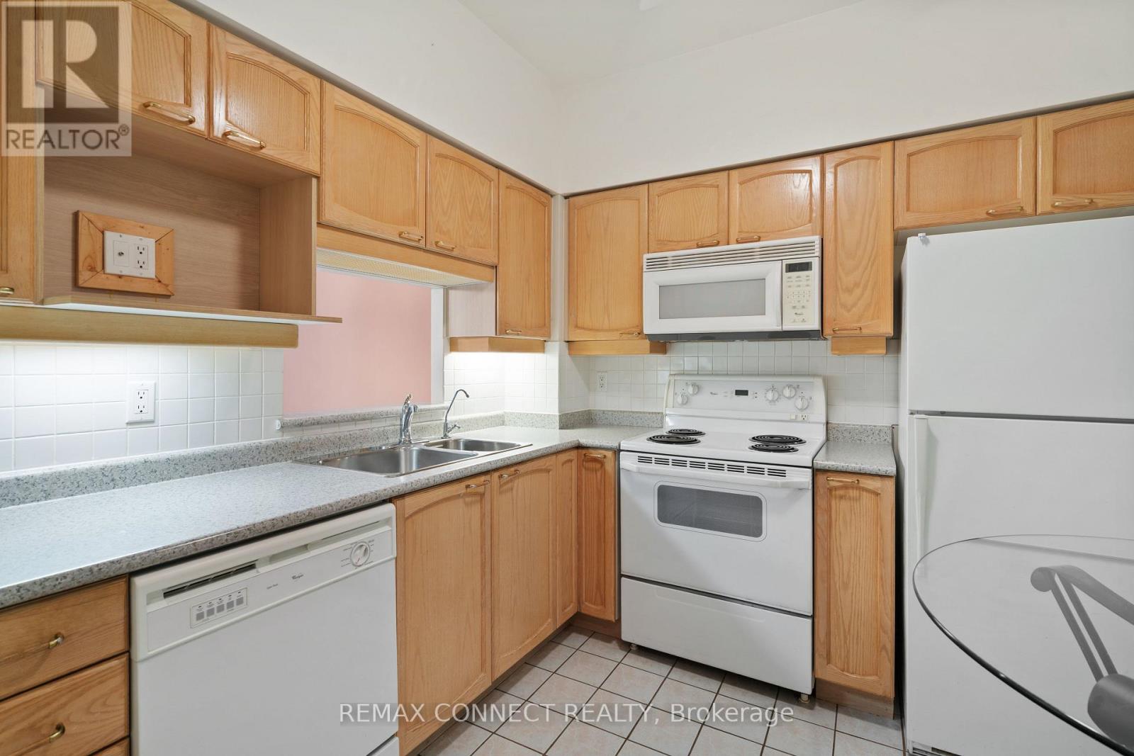 109 - 115 Bonis Avenue, Toronto, Ontario  M1T 3S4 - Photo 15 - E13081076