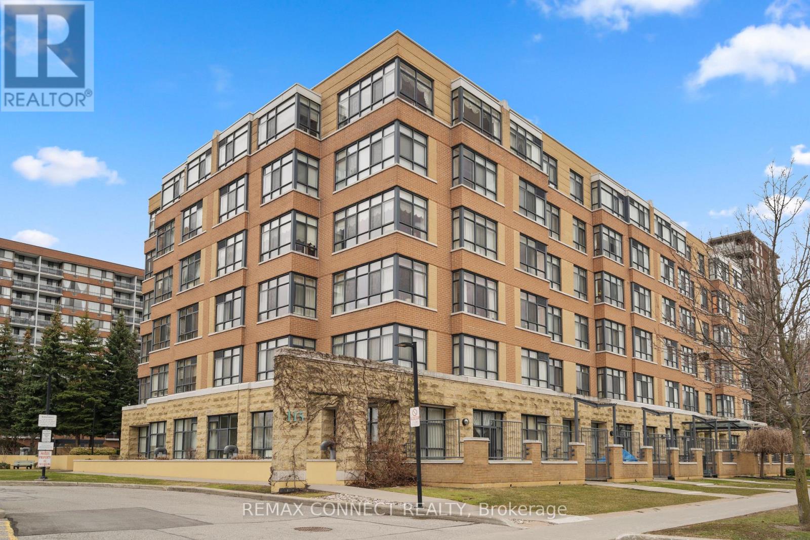 109 - 115 Bonis Avenue, Toronto, Ontario  M1T 3S4 - Photo 4 - E13081076