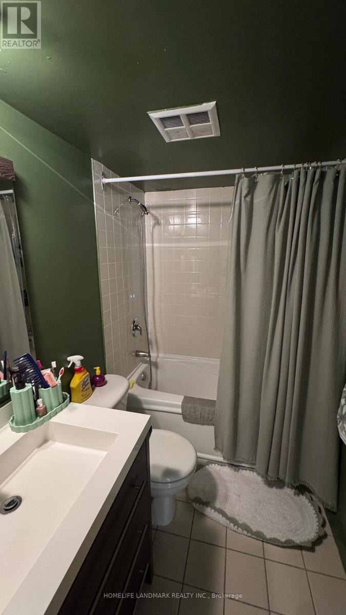 3205 - 36 Lee Centre Drive, Toronto, Ontario  M1H 3K2 - Photo 11 - E13081128