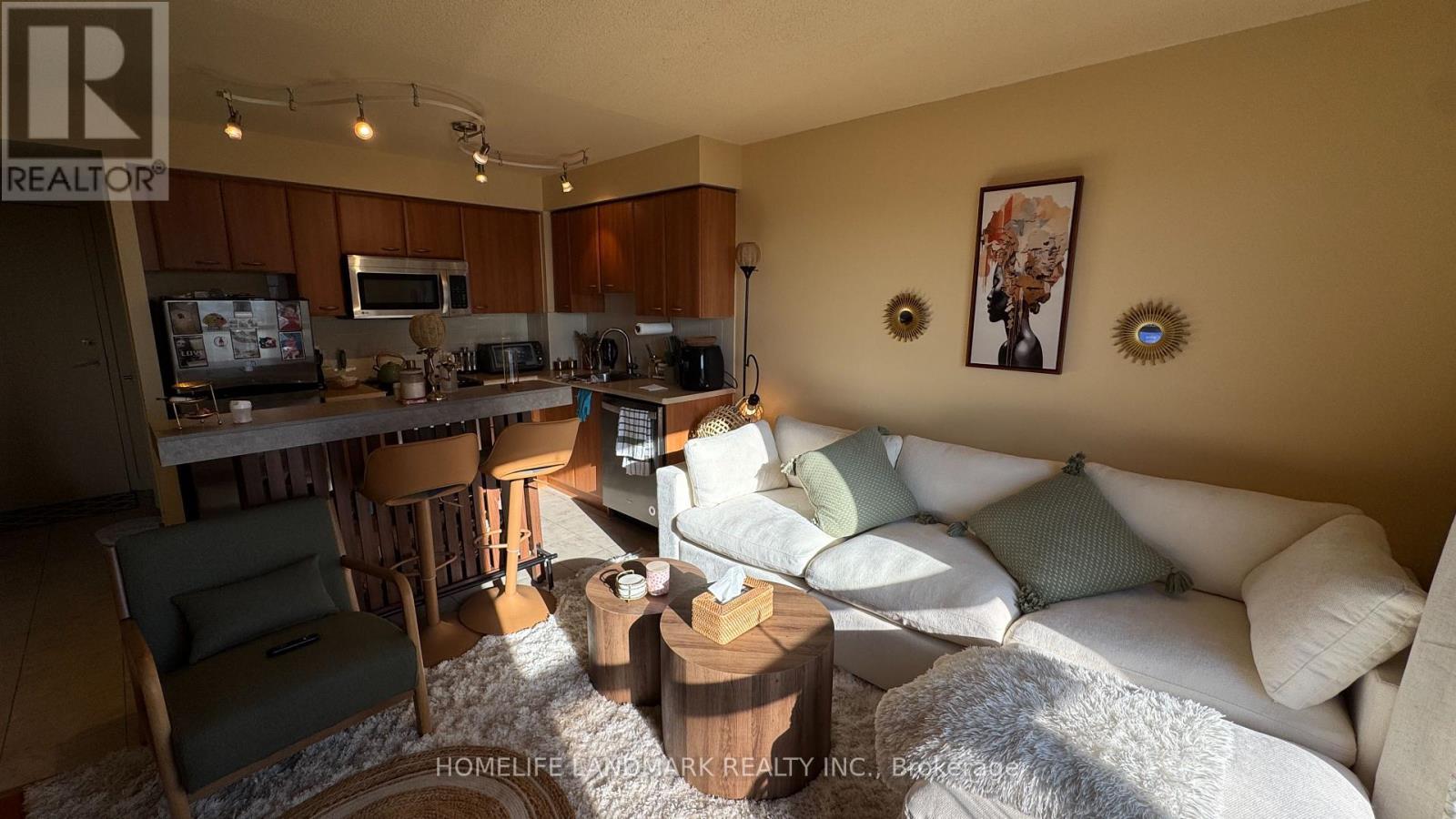 3205 - 36 Lee Centre Drive, Toronto, Ontario  M1H 3K2 - Photo 3 - E13081128