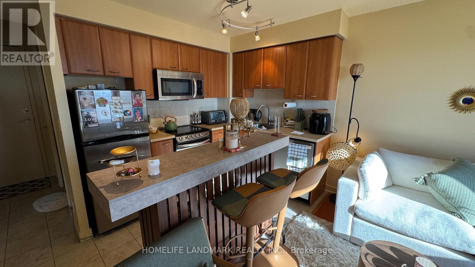 3205 - 36 Lee Centre Drive, Toronto, Ontario  M1H 3K2 - Photo 7 - E13081128