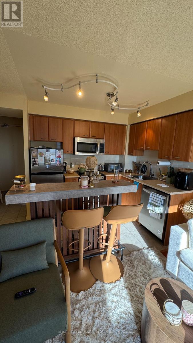 3205 - 36 Lee Centre Drive, Toronto, Ontario  M1H 3K2 - Photo 8 - E13081128