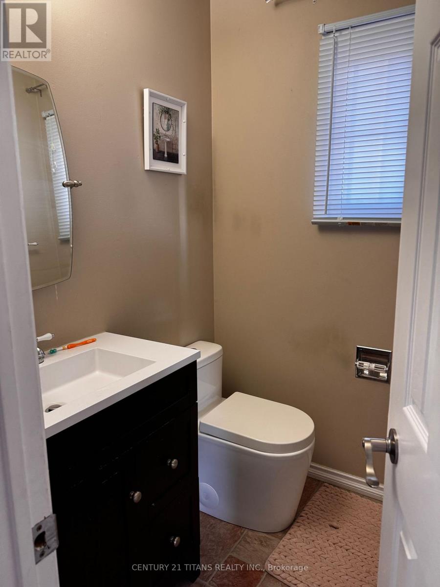 20 Hemingford Place, Whitby, Ontario  L1R 1G1 - Photo 10 - E13081136