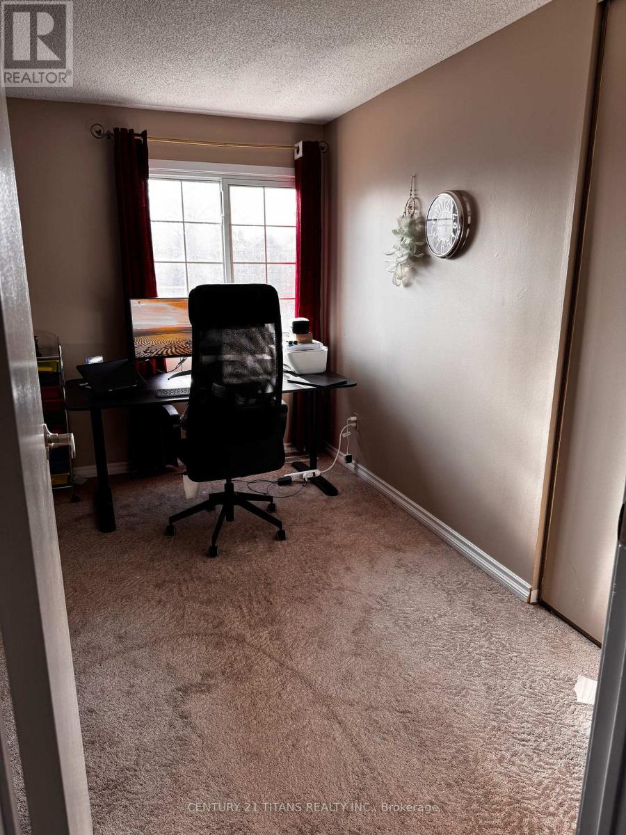 20 Hemingford Place, Whitby, Ontario  L1R 1G1 - Photo 11 - E13081136
