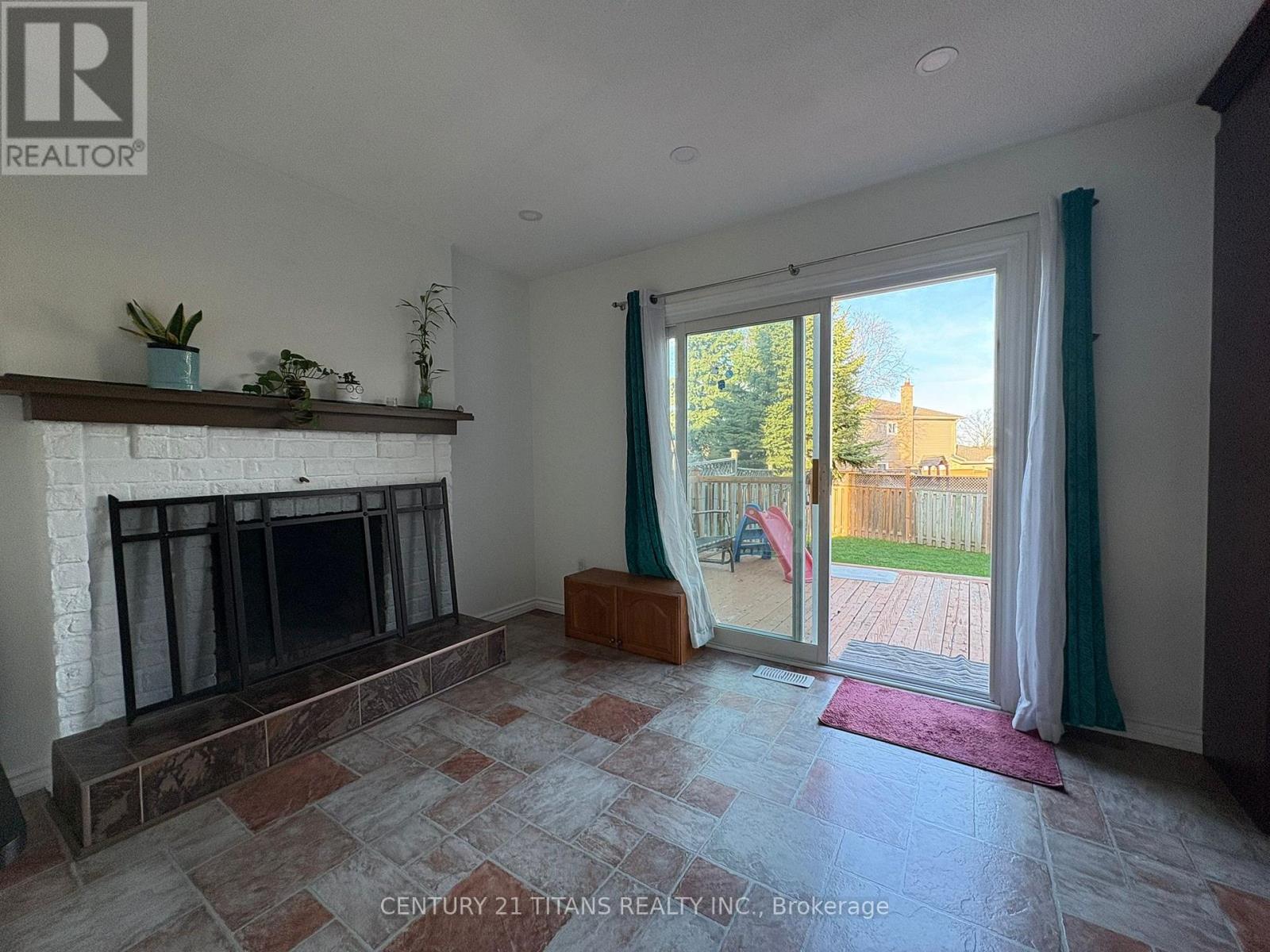 20 Hemingford Place, Whitby, Ontario  L1R 1G1 - Photo 34 - E13081136