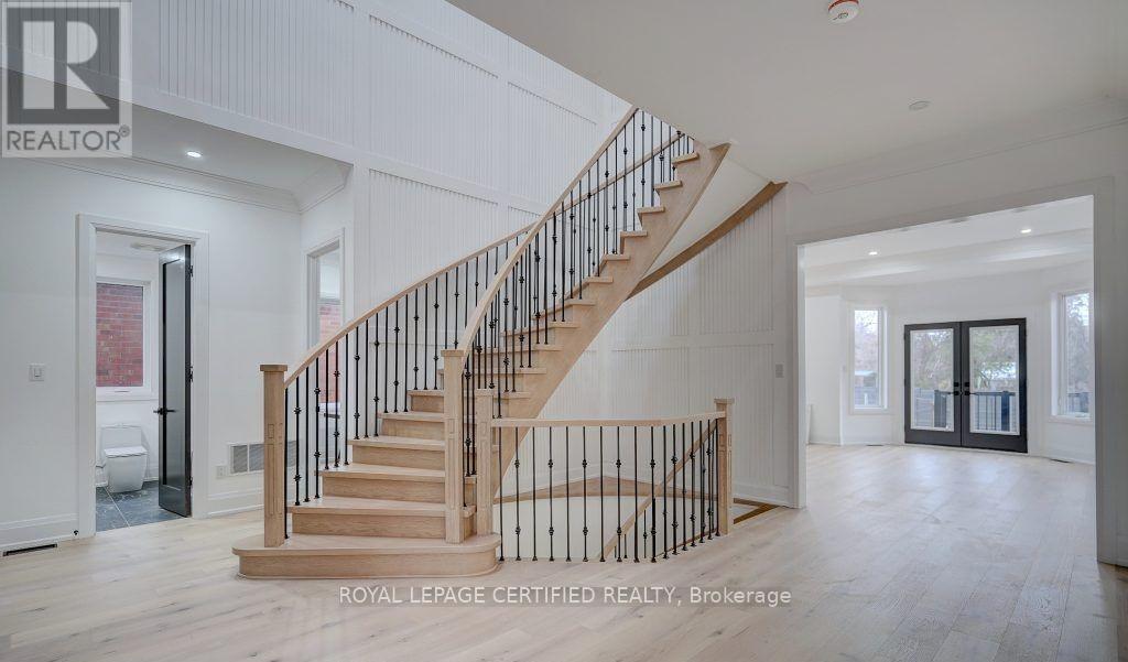 12 Euclid Avenue, Toronto, Ontario  M1C 1J6 - Photo 3 - E13081162