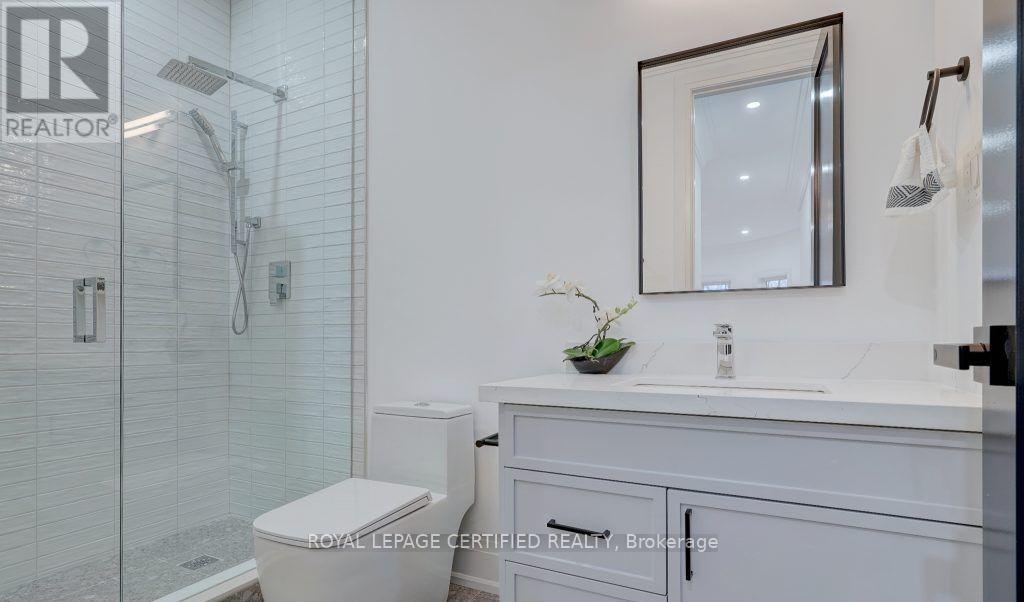 12 Euclid Avenue, Toronto, Ontario  M1C 1J6 - Photo 5 - E13081162