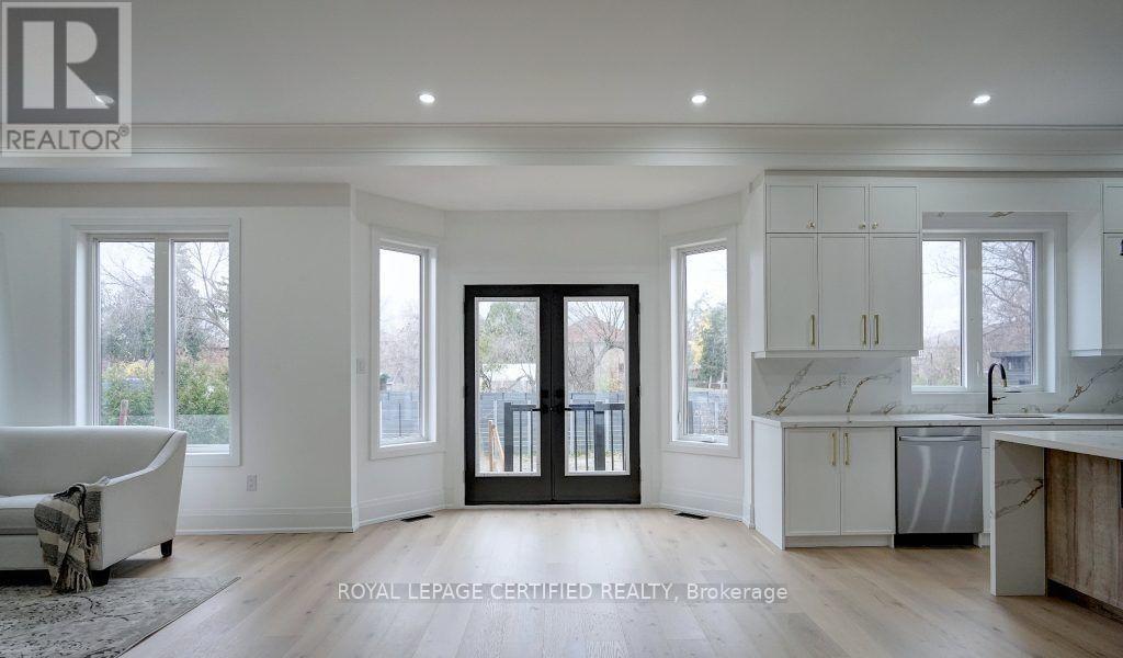 12 Euclid Avenue, Toronto, Ontario  M1C 1J6 - Photo 7 - E13081162