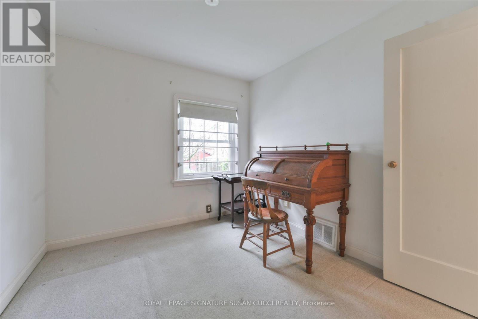 45 Joanith Drive, Toronto, Ontario  M4B 1S8 - Photo 13 - E13081166