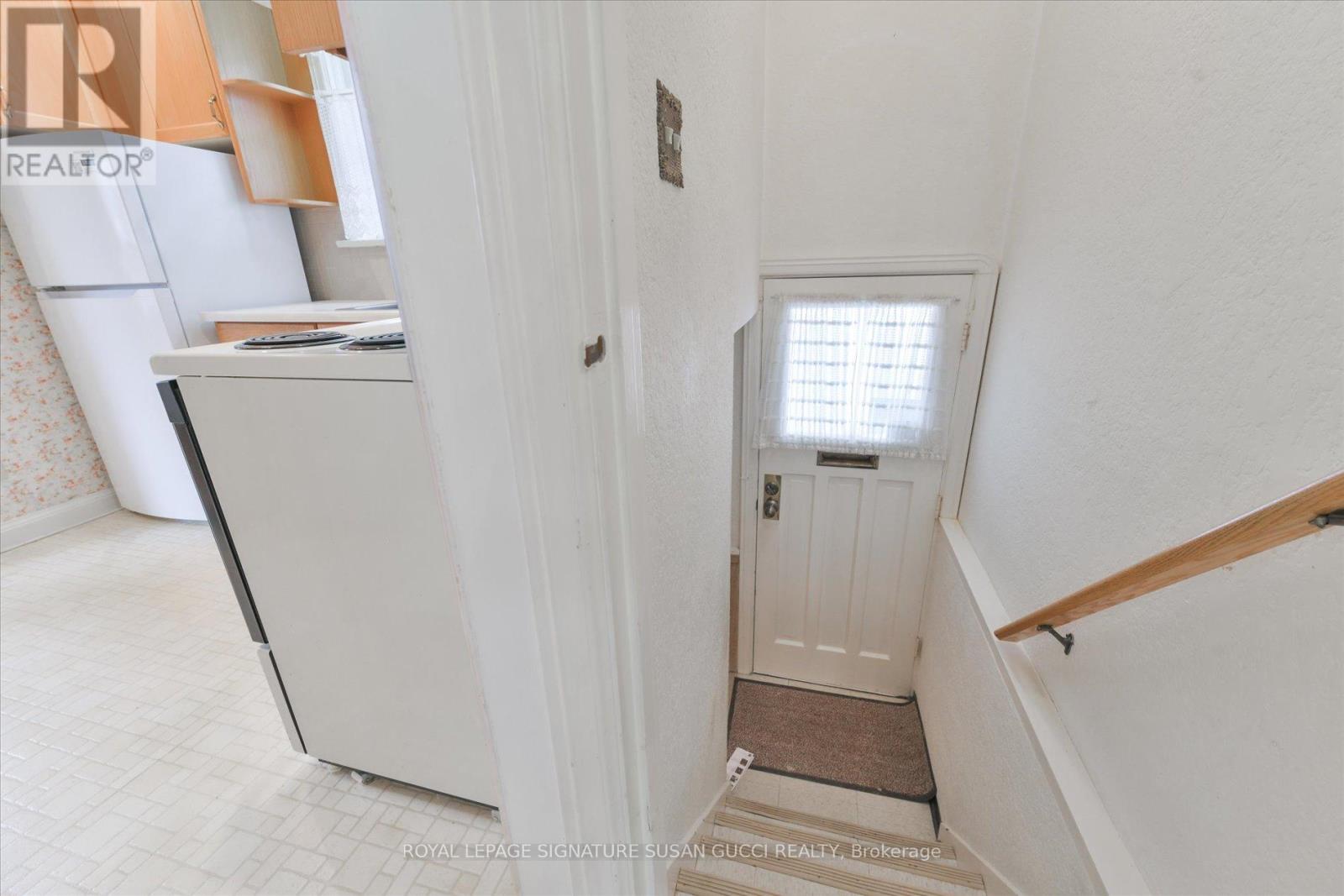 45 Joanith Drive, Toronto, Ontario  M4B 1S8 - Photo 15 - E13081166