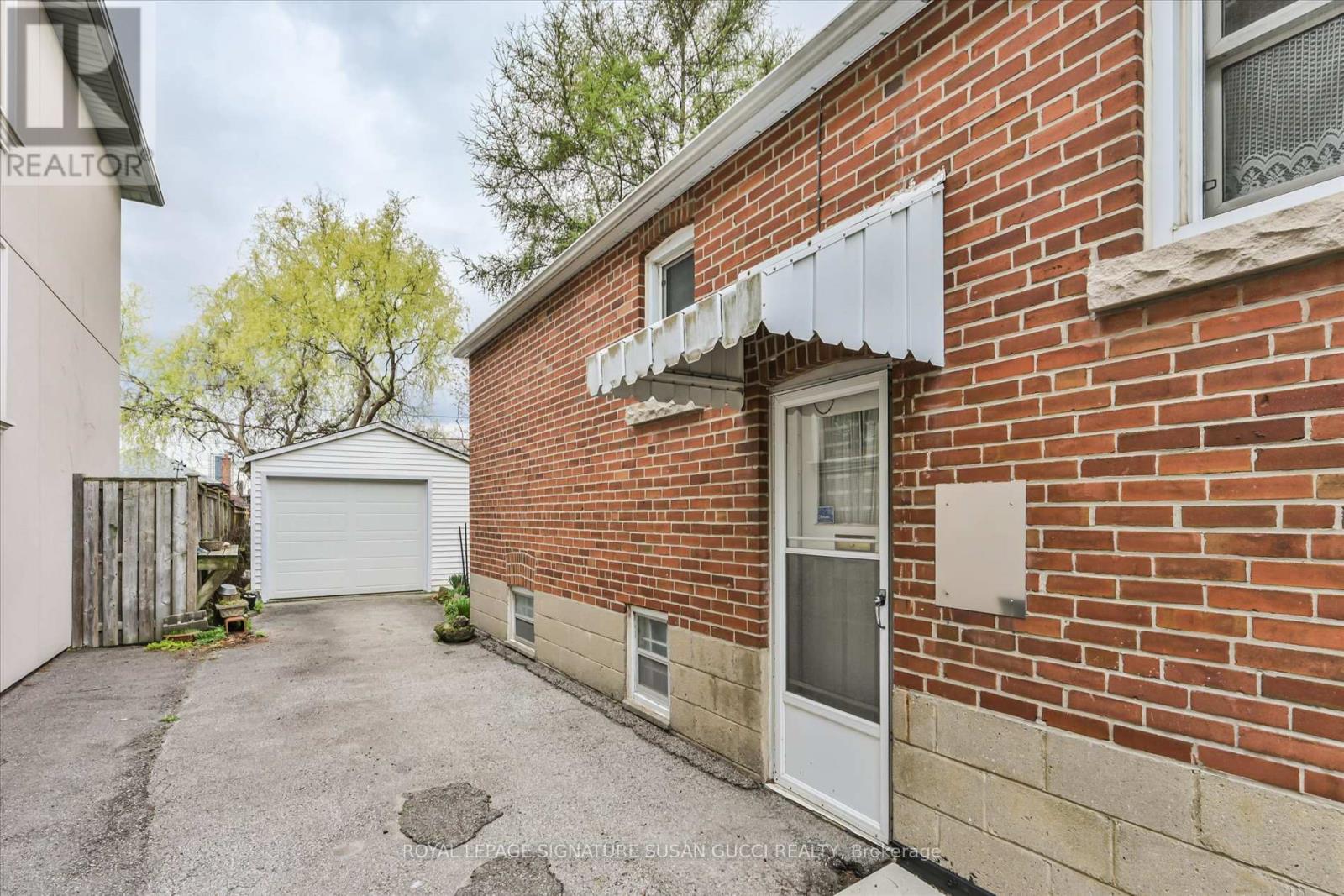 45 Joanith Drive, Toronto, Ontario  M4B 1S8 - Photo 21 - E13081166