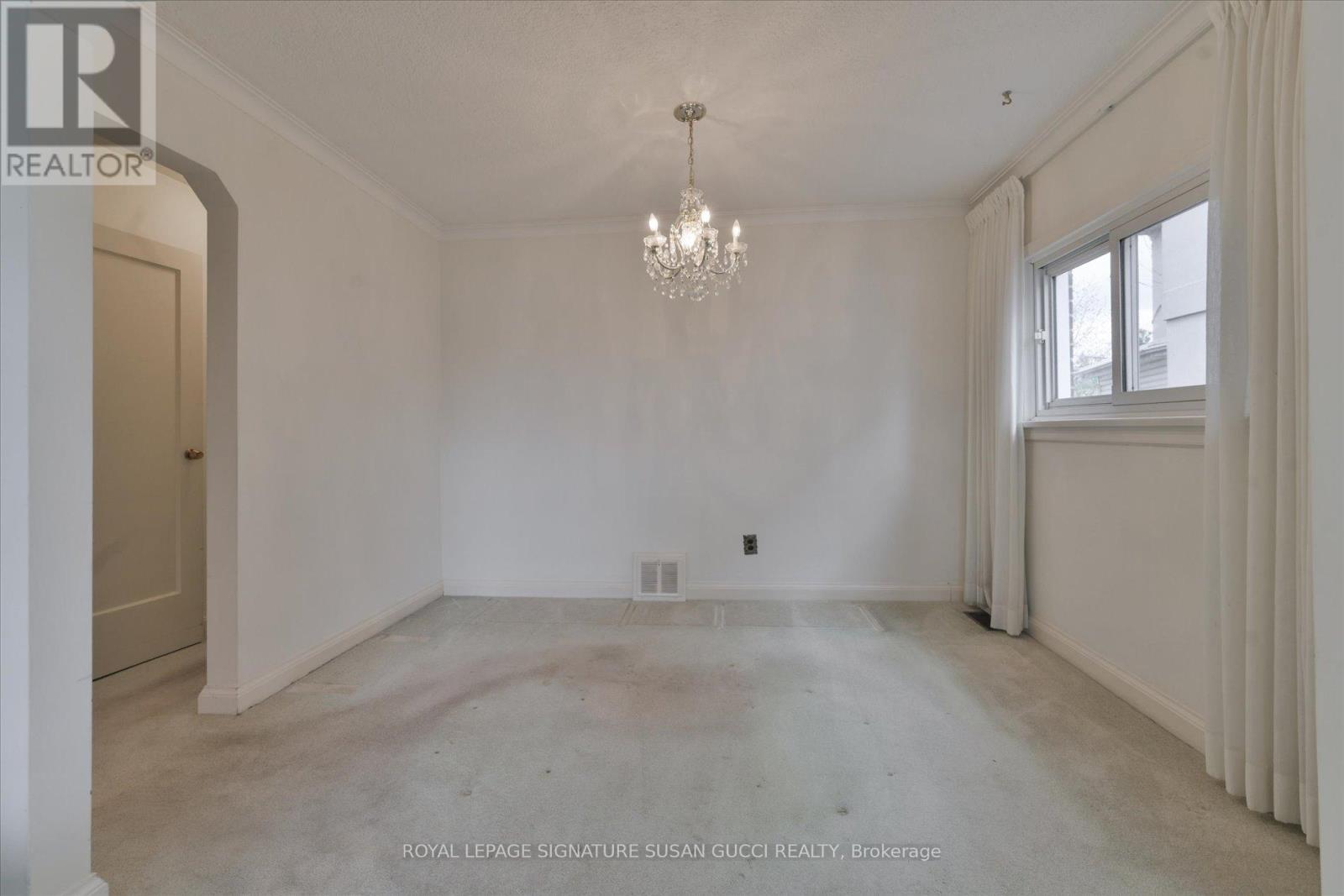 45 Joanith Drive, Toronto, Ontario  M4B 1S8 - Photo 6 - E13081166