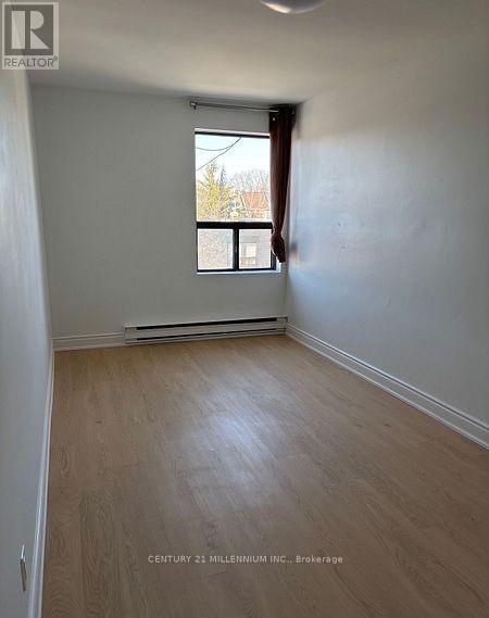 909a Danforth Avenue, Toronto, Ontario  M4J 1L8 - Photo 5 - E13081196