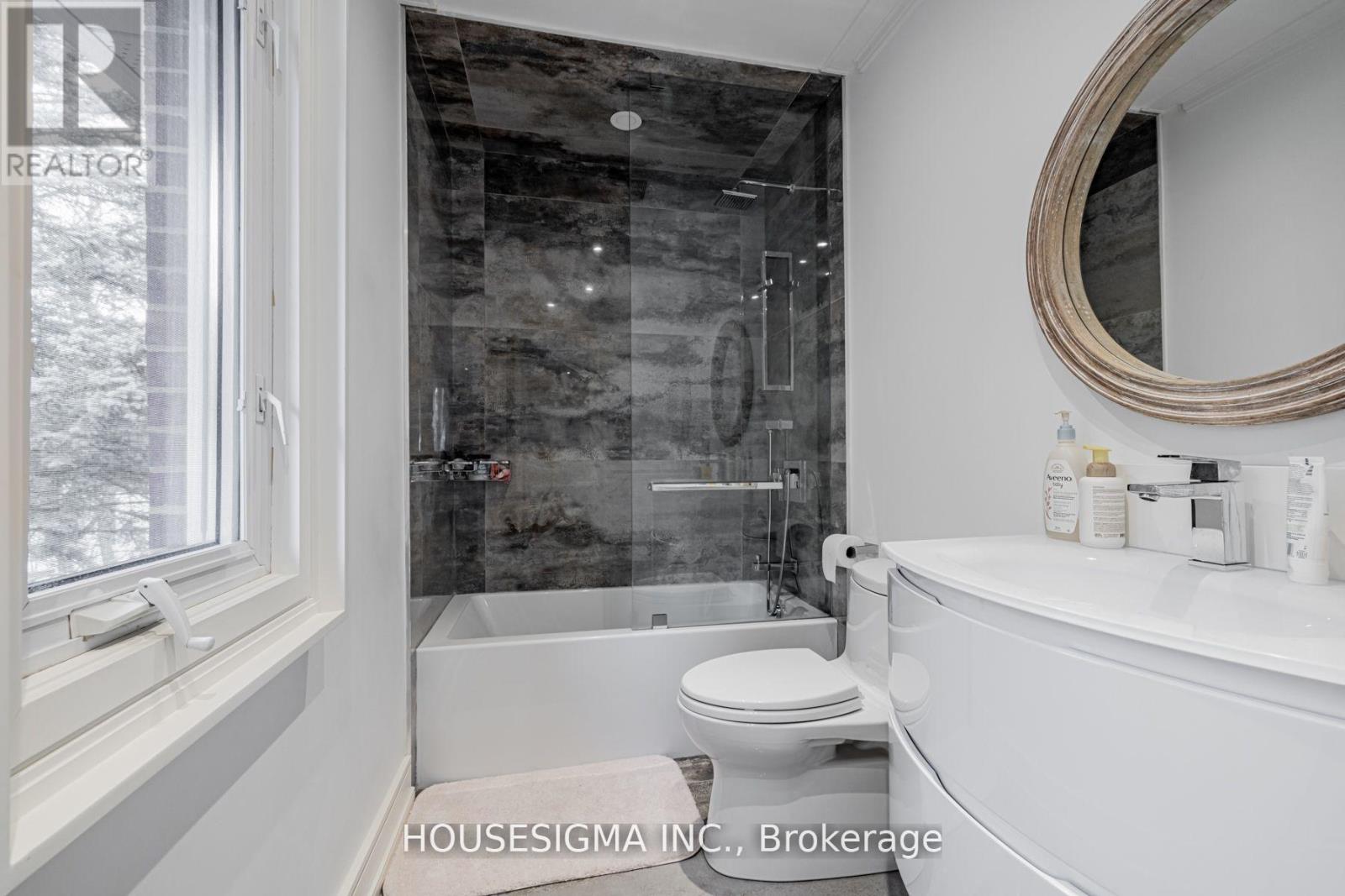 84 Cambridge Crescent, Richmond Hill (South Richvale), Ontario  L4C 6G2 - Photo 24 - N13081180