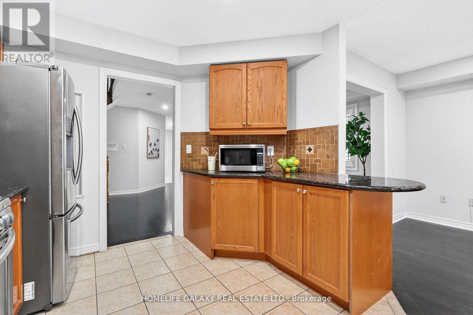 302 Redstone Road, Richmond Hill, Ontario  L4S 2V6 - Photo 13 - N13081182