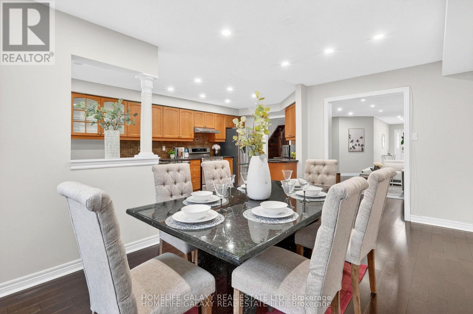 302 Redstone Road, Richmond Hill, Ontario  L4S 2V6 - Photo 9 - N13081182