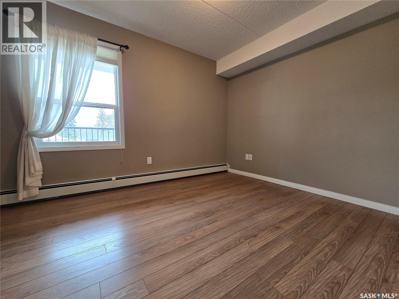 208 505 Bannerman Street, Weyburn, Saskatchewan  S4H 1V5 - Photo 11 - SK034840