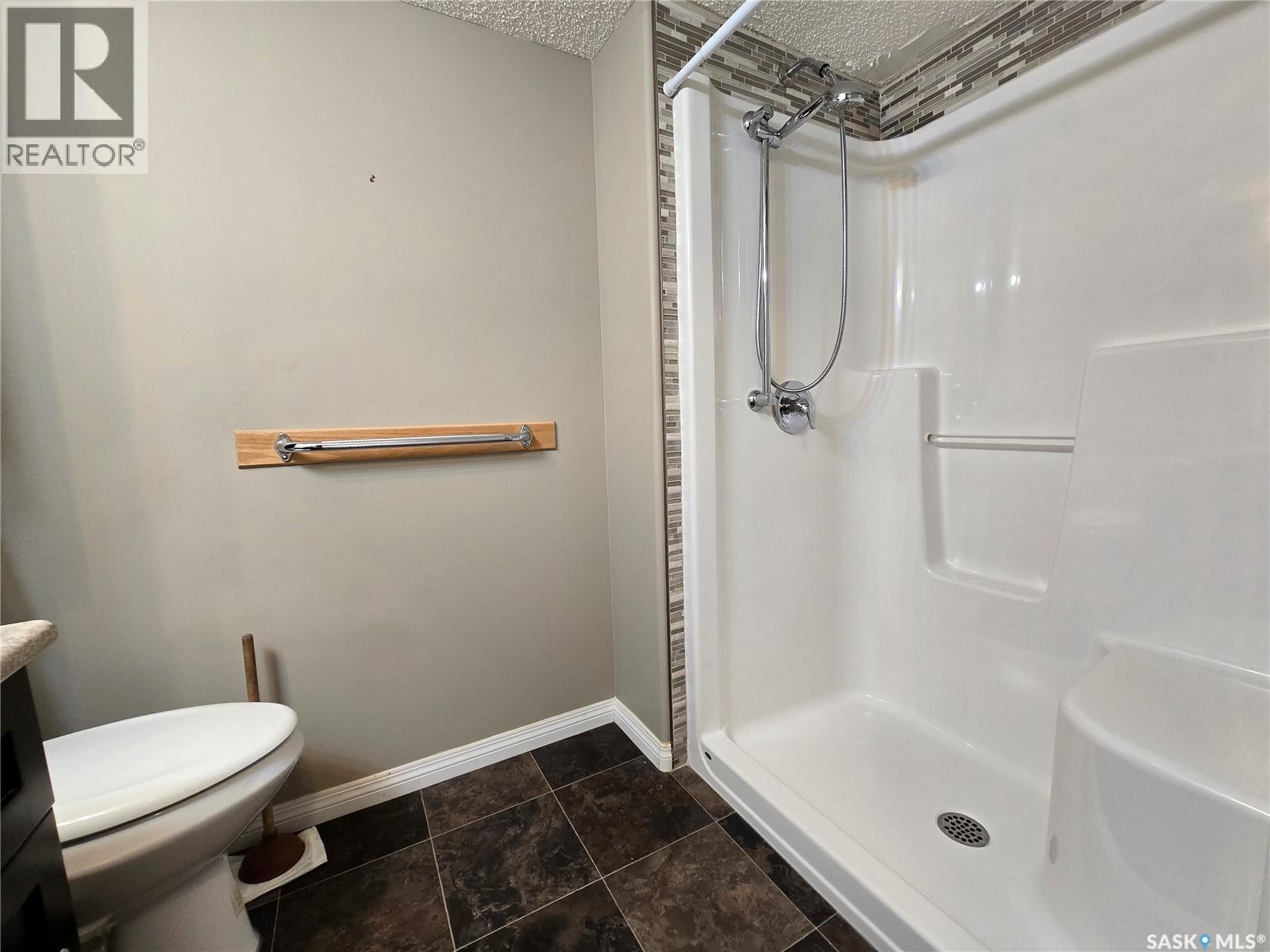 208 505 Bannerman Street, Weyburn, Saskatchewan  S4H 1V5 - Photo 16 - SK034840