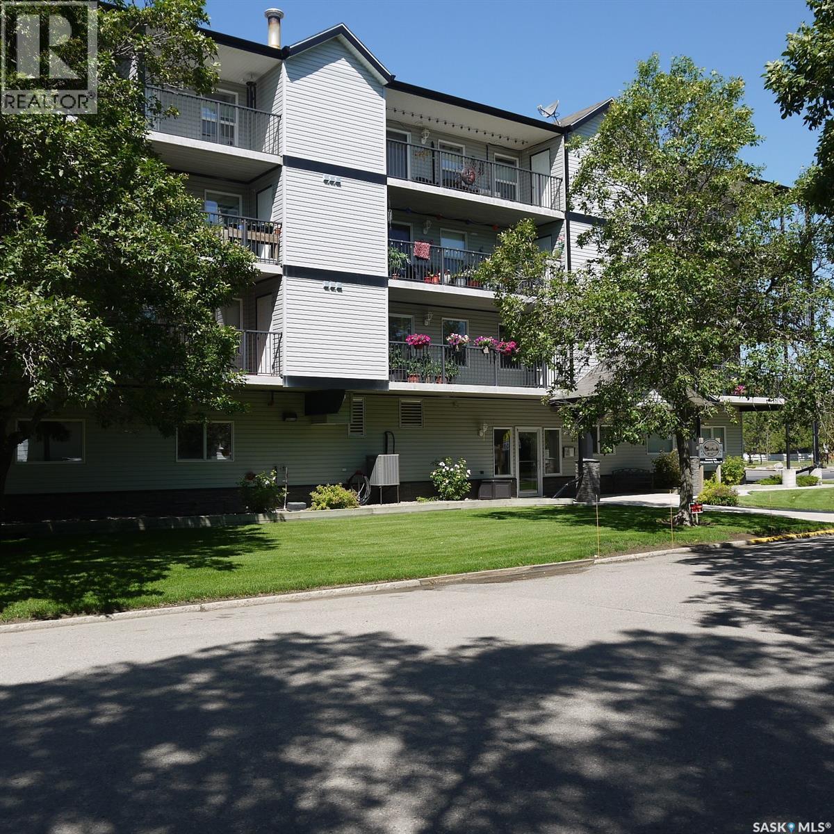 208 505 Bannerman Street, Weyburn, Saskatchewan  S4H 1V5 - Photo 2 - SK034840