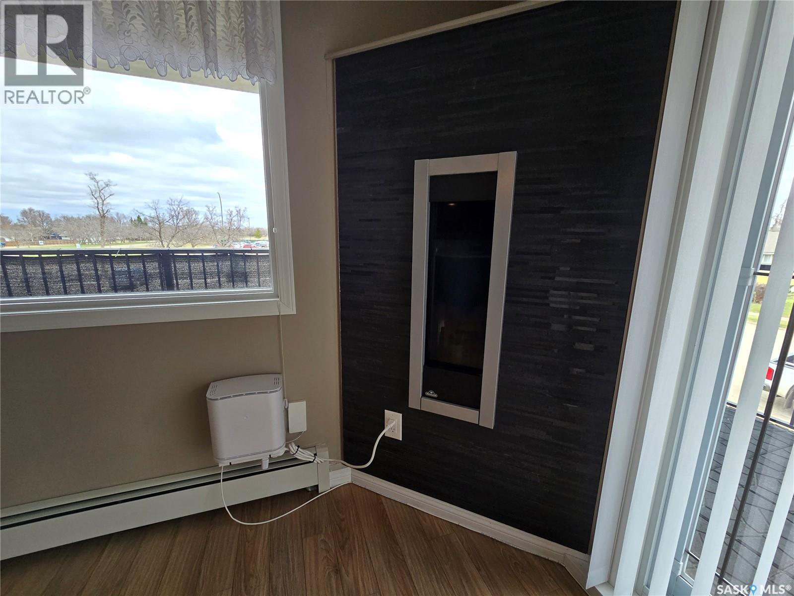 208 505 Bannerman Street, Weyburn, Saskatchewan  S4H 1V5 - Photo 9 - SK034840