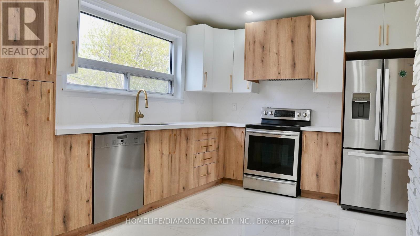 15 Athlone Avenue, Brampton, Ontario  L6T 2N5 - Photo 6 - W13081126