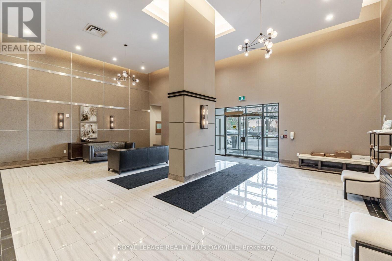 804 - 2486 Old Bronte Road, Oakville, Ontario  L6M 0Y4 - Photo 3 - W13081130