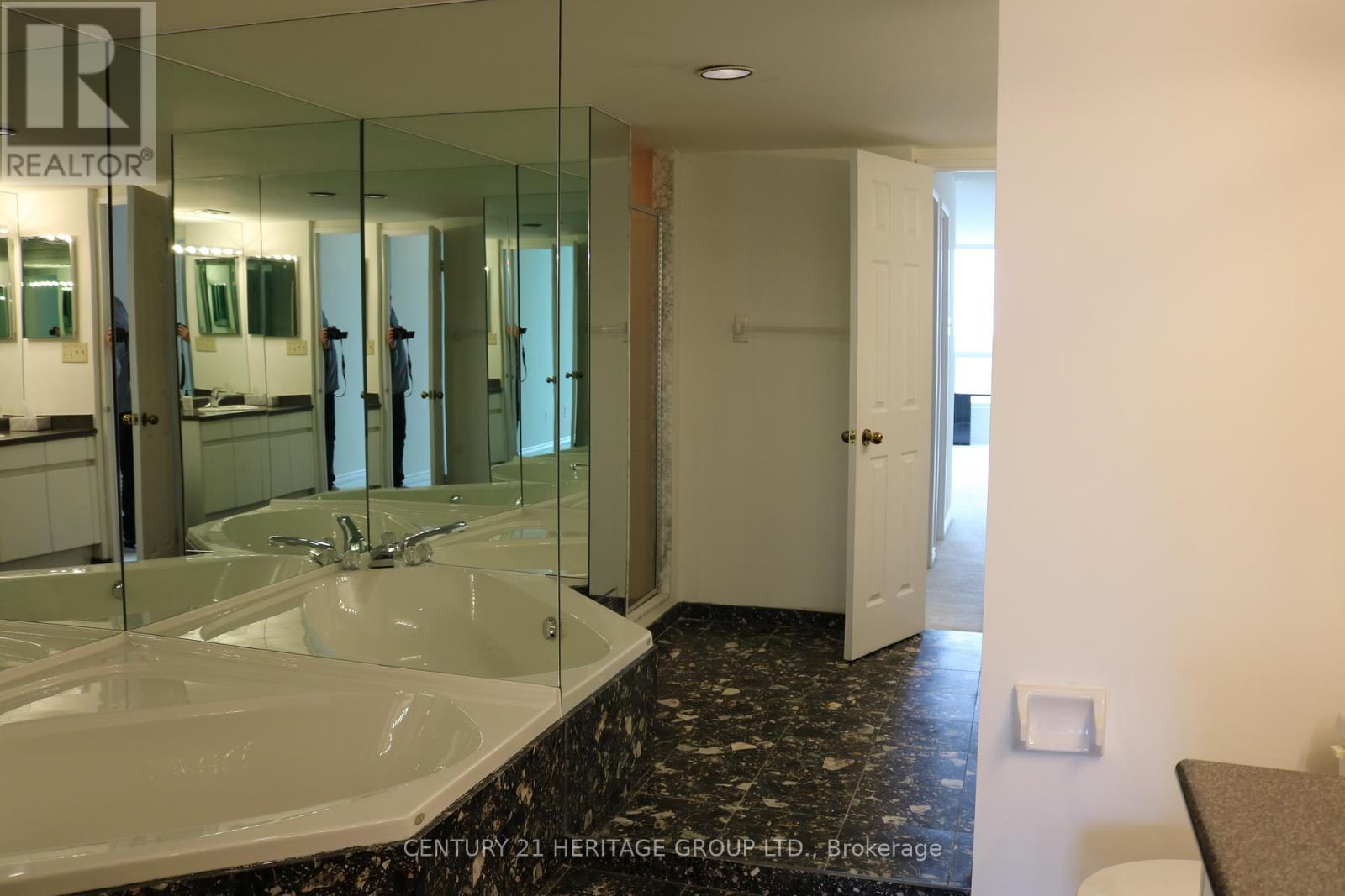 1604 - 7300 Yonge Street, Vaughan, Ontario  L4J 7Y5 - Photo 18 - N13073162