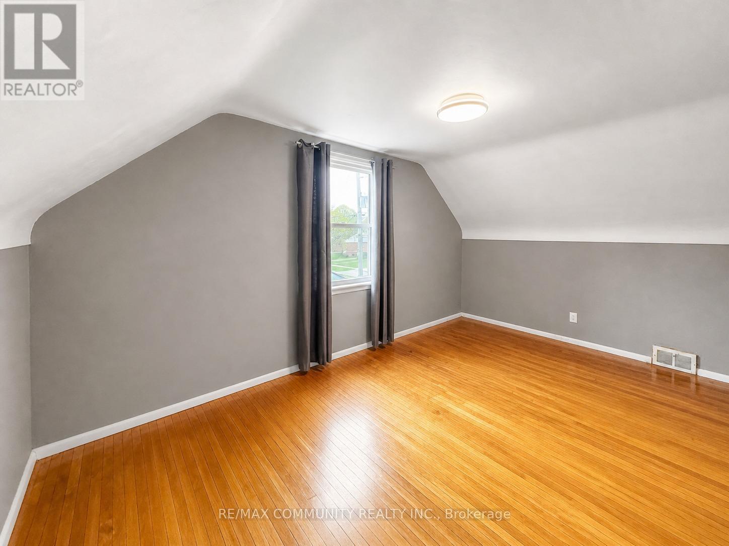 Main - 386 Whitney Avenue, Hamilton, Ontario  L8S 2H4 - Photo 22 - X13081062