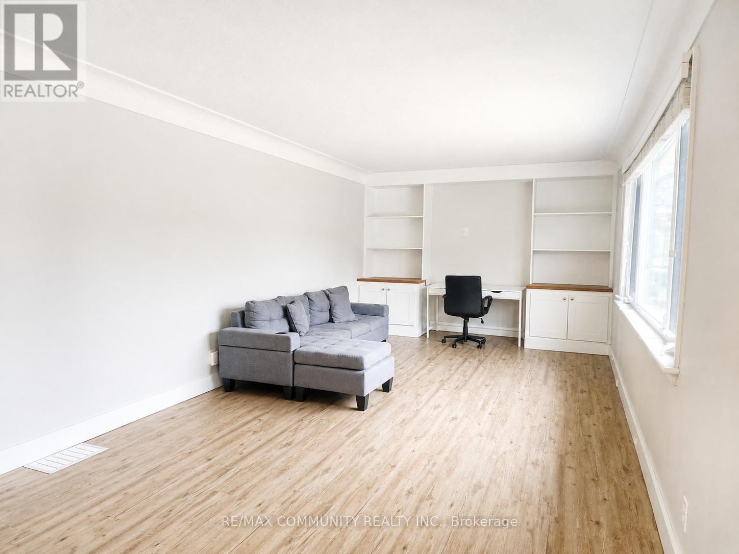 Main - 386 Whitney Avenue, Hamilton, Ontario  L8S 2H4 - Photo 7 - X13081062